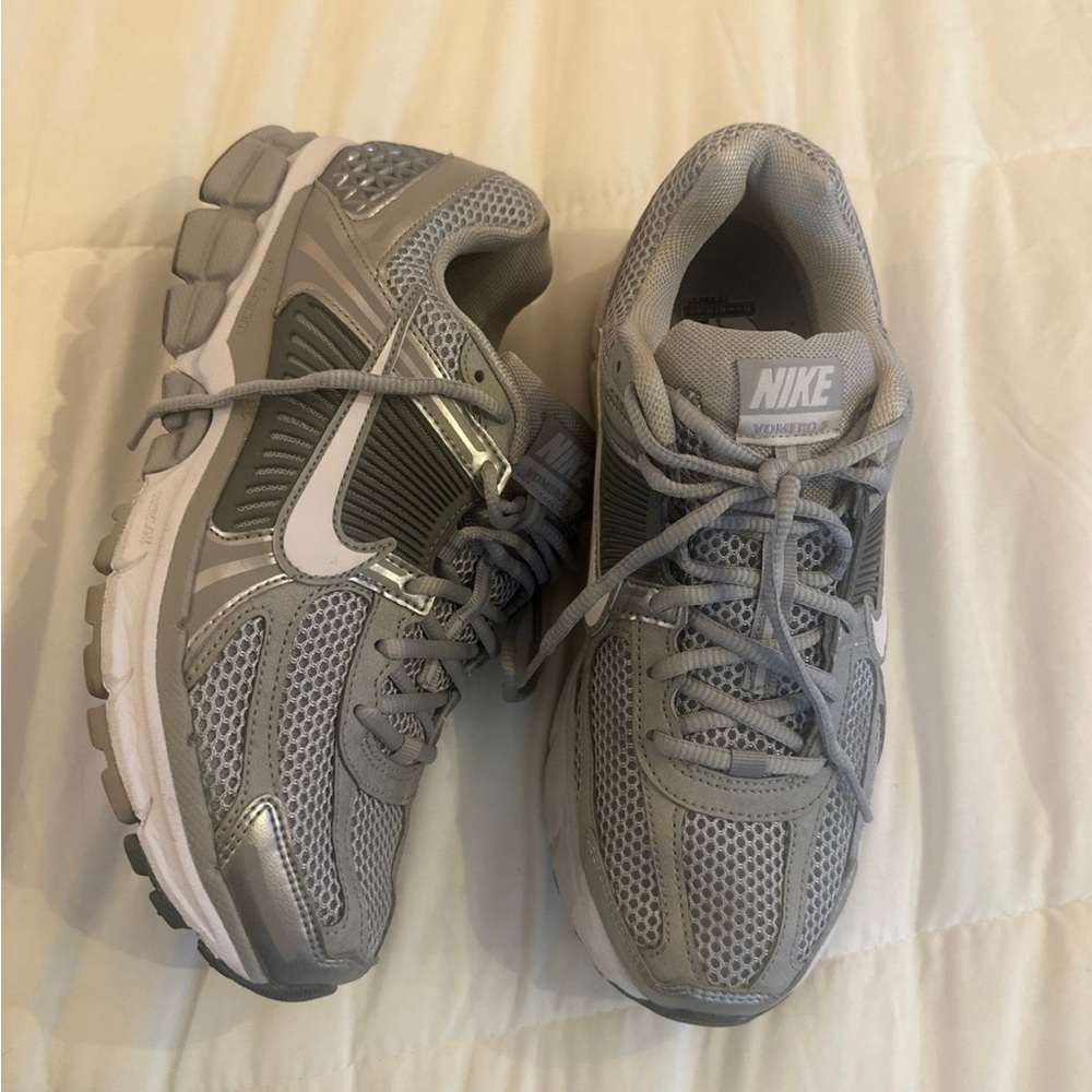 Nike vomero 5